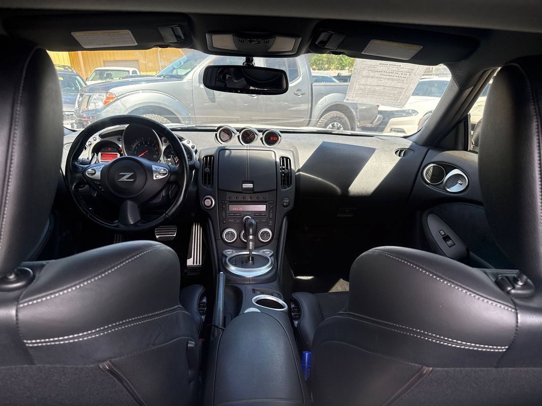 Used 2013 Nissan 370Z Touring RWD image 13