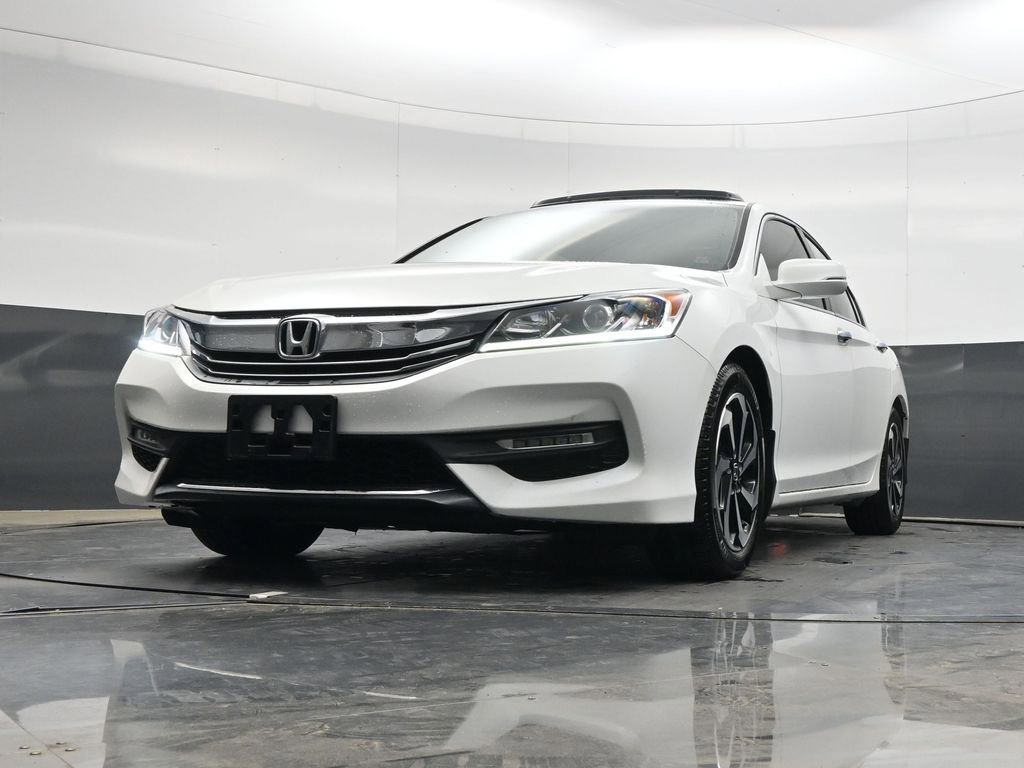 Used 2017 Honda Accord EX image 25