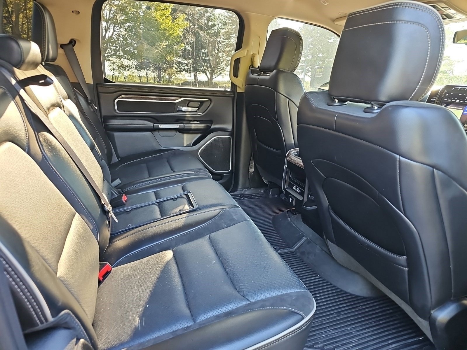 Used 2020 RAM 1500 Laramie AWD/4WD image 14