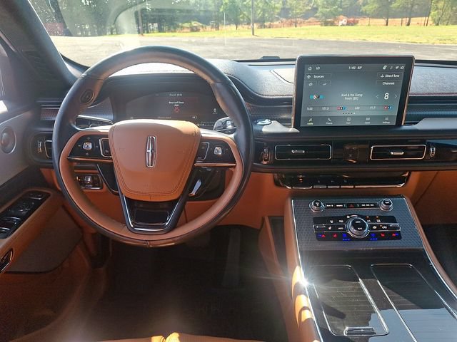 Used 2022 Lincoln Aviator Black Label w/ Dynamic Handling Package AWD/4WD image 11
