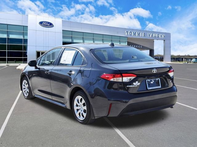 Used 2025 Toyota Corolla LE image 2