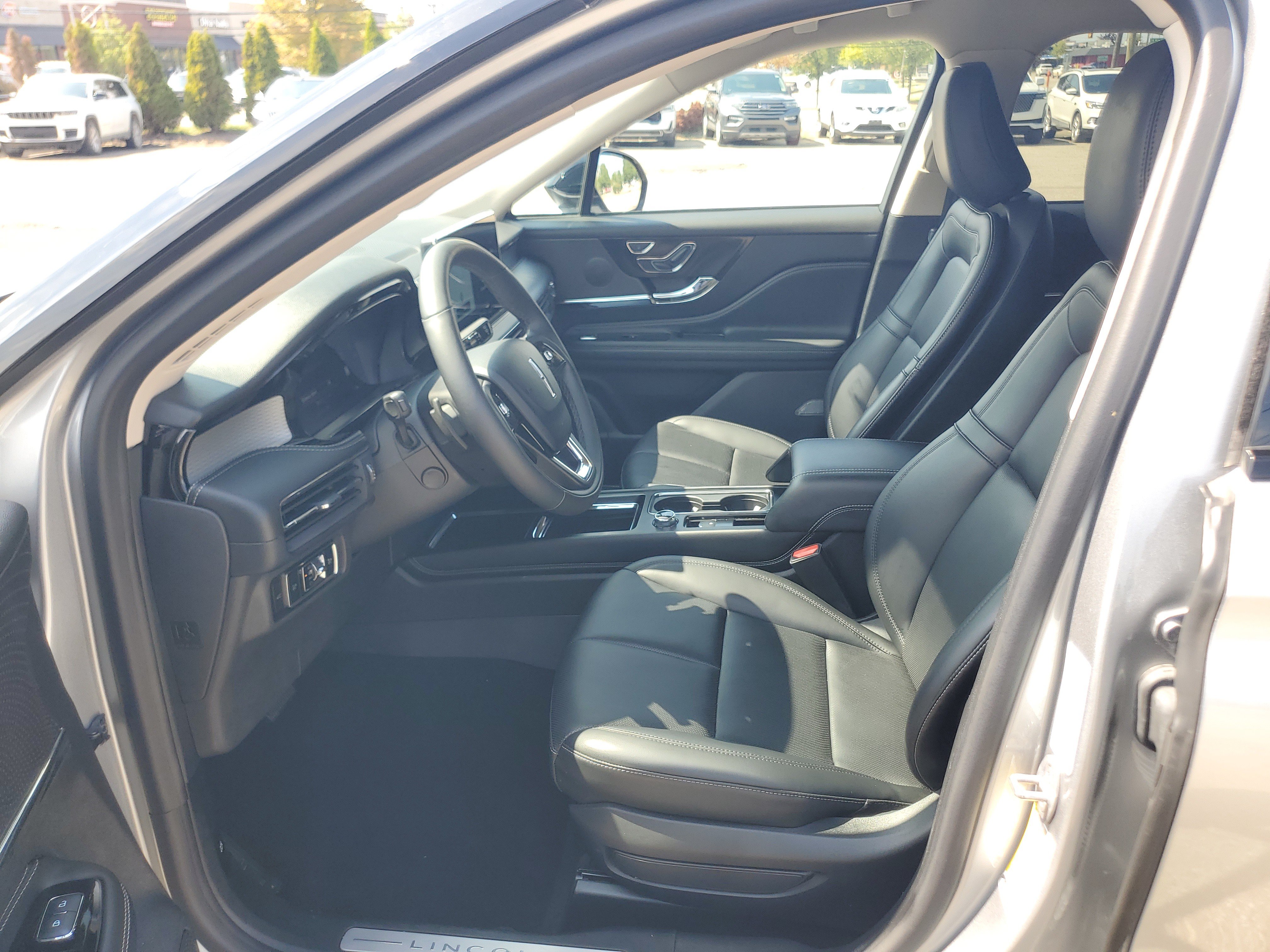 Certified 2024 Lincoln Corsair AWD w/ Equipment Group 101A image 12