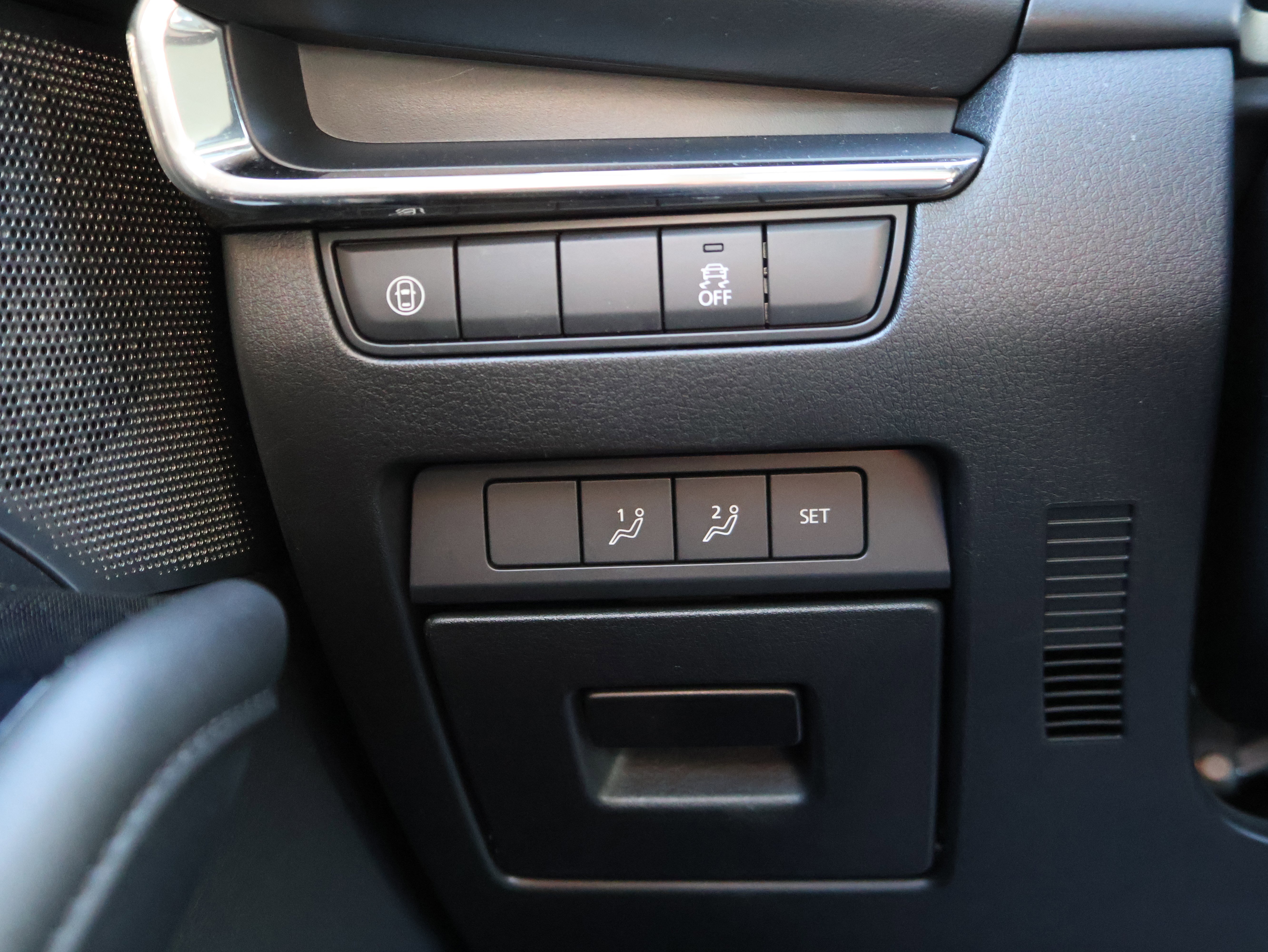 Used 2019 MAZDA MAZDA3 Hatchback w/ Preferred Package image 38