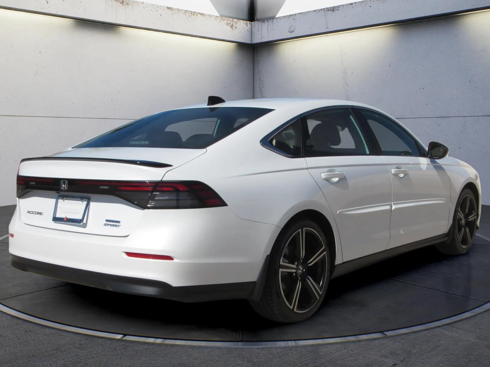Used 2023 Honda Accord Sport image 5