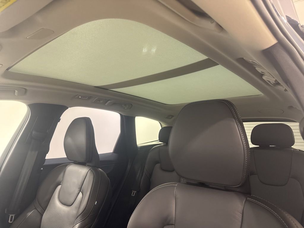 Used 2025 Volvo XC60 B5 Ultra w/ Climate Package image 16