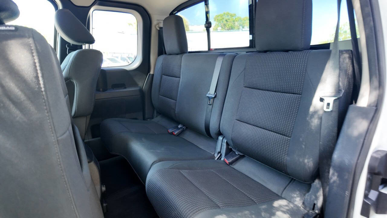 Used 2014 Nissan Titan SV w/ SV Value Truck Package RWD image 12