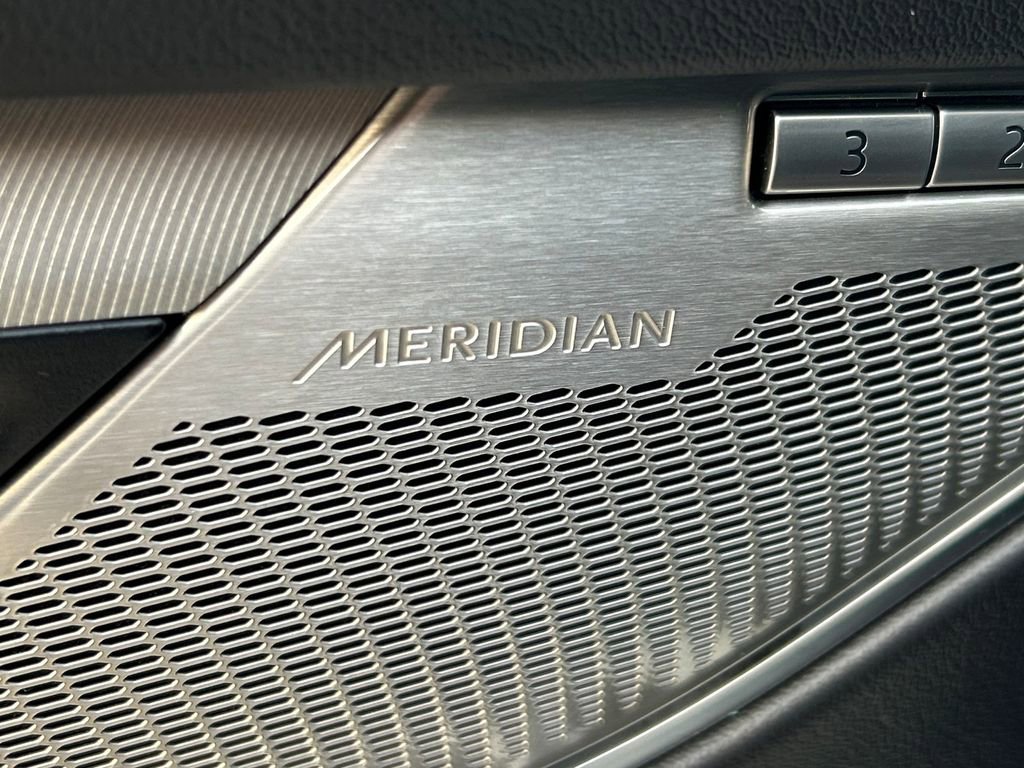 Used 2024 Jaguar F-PACE R-Dynamic S image 31