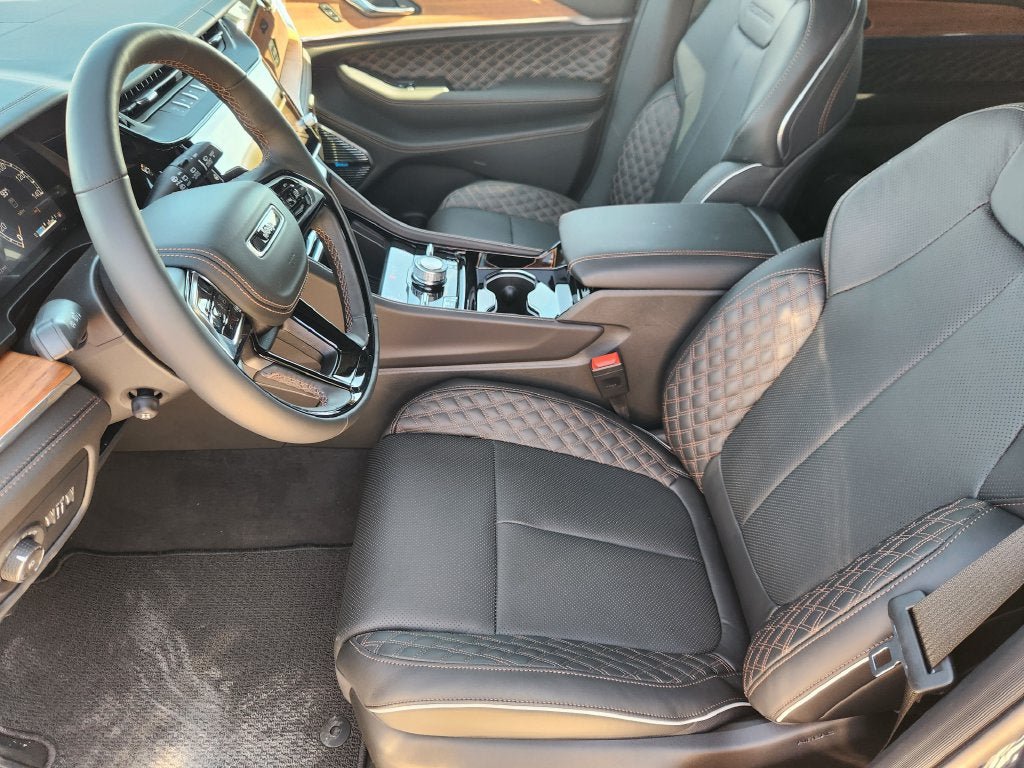 New 2027 Jeep Grand Cherokee L Summit w/ Obsidian Package AWD/4WD image 9