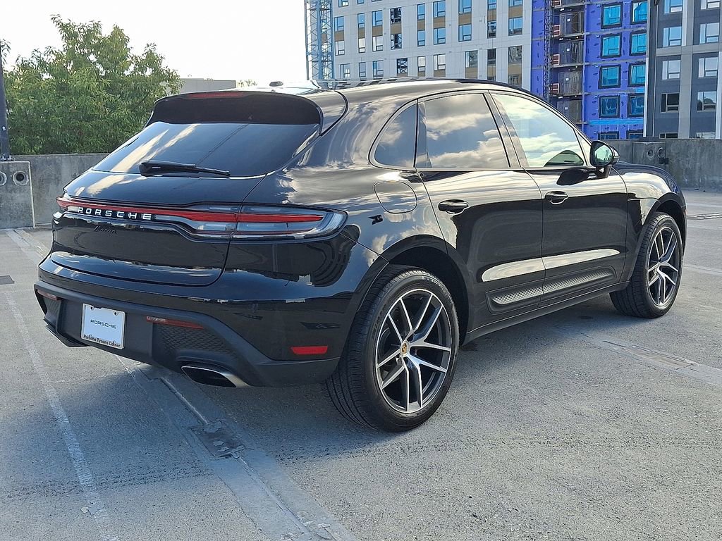Certified 2025 Porsche Macan image 8