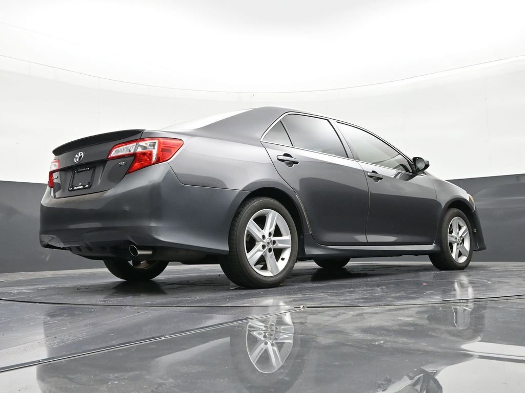 Used 2014 Toyota Camry SE image 24