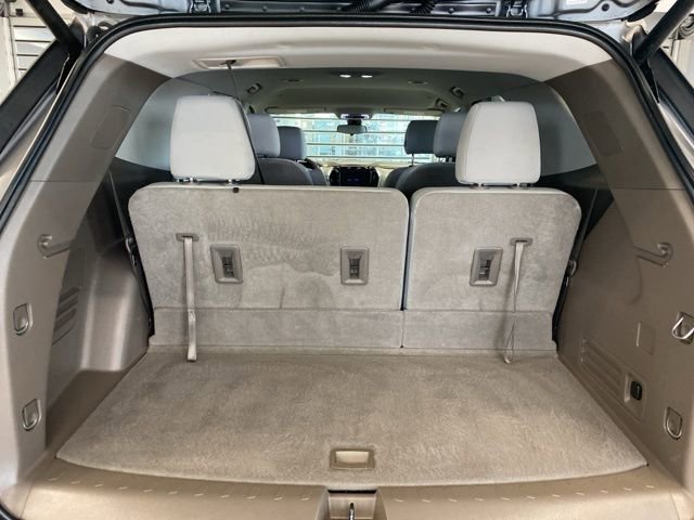 Used 2020 Chevrolet Traverse LT w/ Driver Confidence II Package image 9