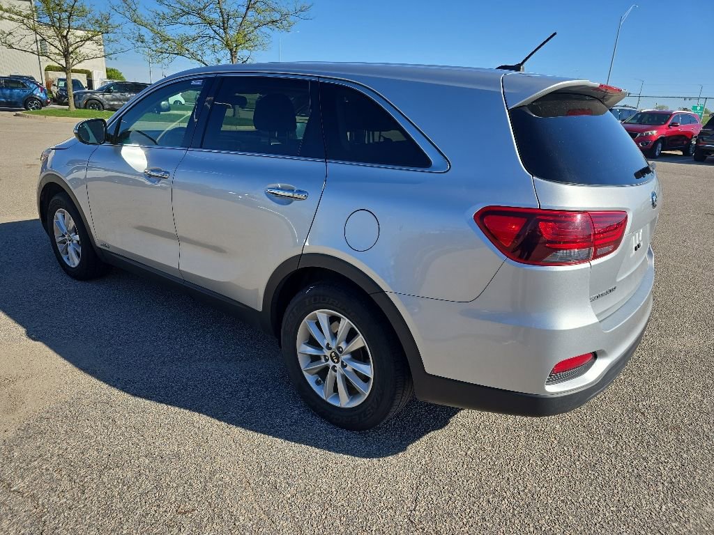 Used 2019 Kia Sorento AWD V6 image 4