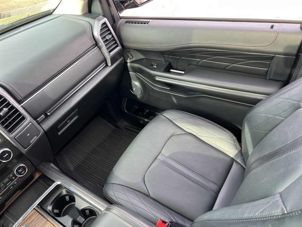 Used 2020 Ford Expedition Platinum image 30