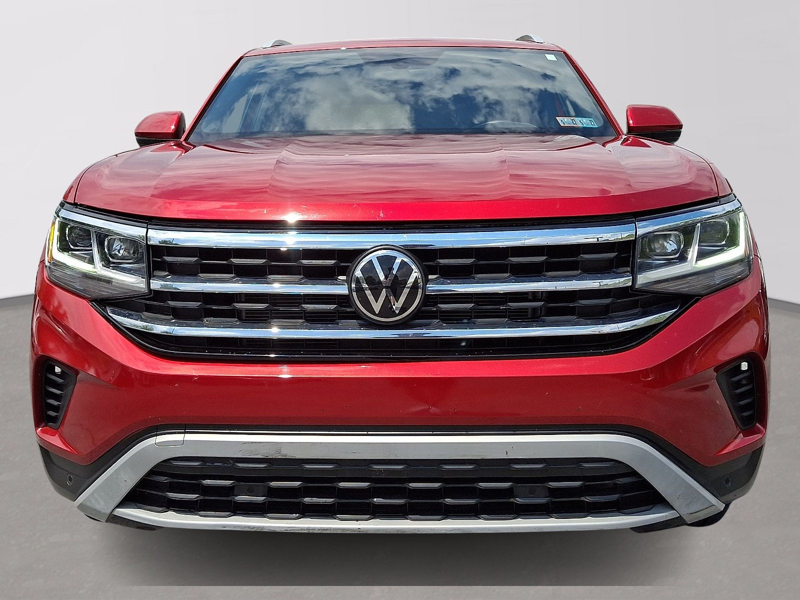 Used 2023 Volkswagen Atlas Cross Sport SE w/ Panoramic Sunroof Package AWD/4WD image 2