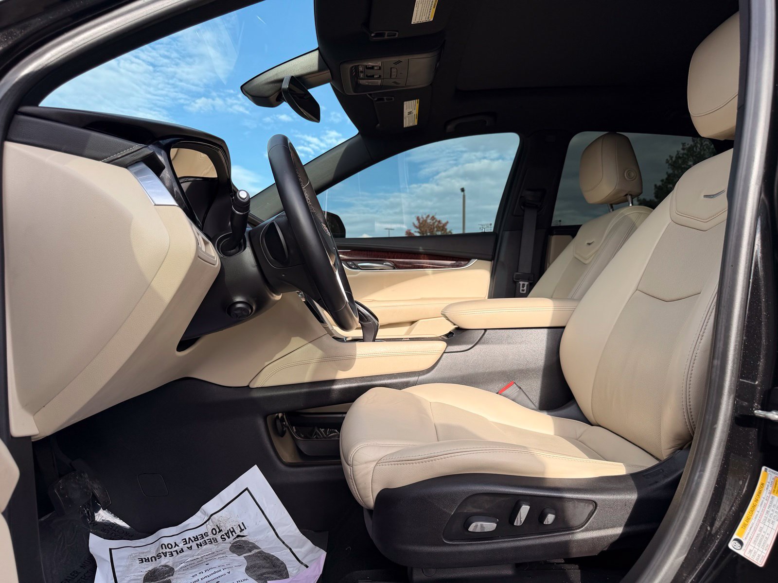 Used 2018 Cadillac XT5 Luxury w/ Driver Awareness Package FWD image 15
