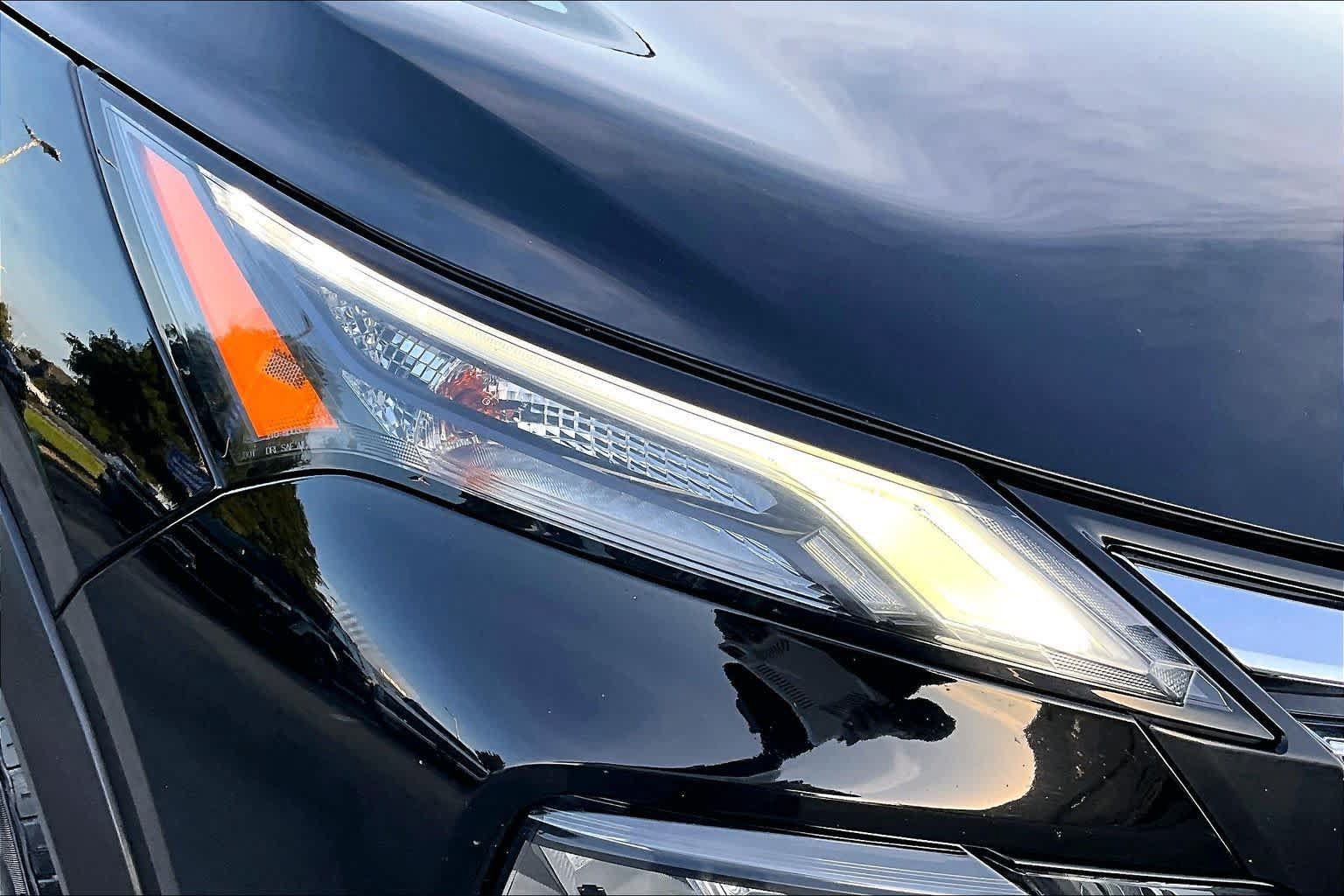 Used 2024 Nissan Rogue SV FWD image 28