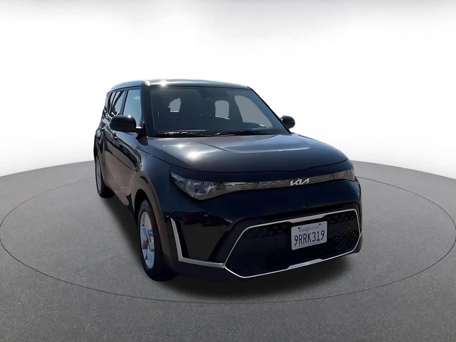 Used 2025 Kia Soul LX w/ LX Technology Package FWD image 3