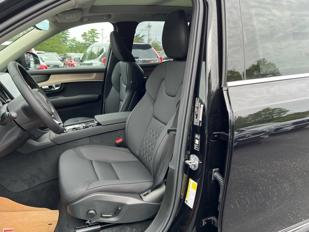 New 2026 Volvo XC90 B6 Plus w/ Protection Package Premier AWD/4WD image 12