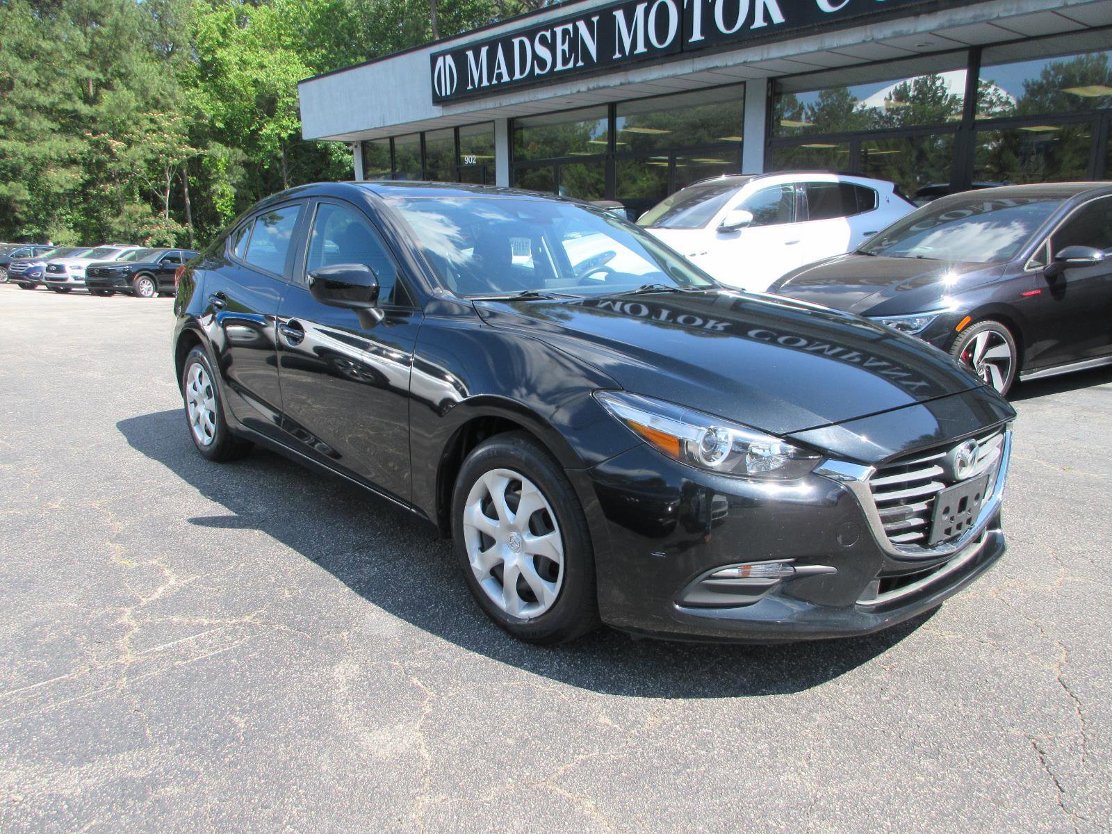 Used 2018 MAZDA MAZDA3 Sport FWD image 3