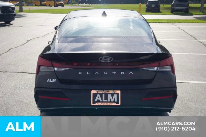 Certified 2026 Hyundai Elantra SE FWD image 6