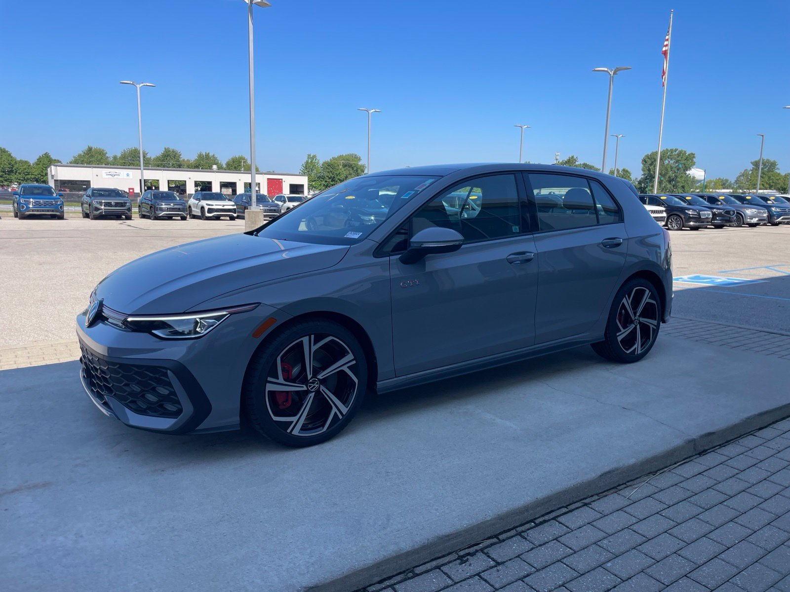 New 2026 Volkswagen GTI SE FWD image 6