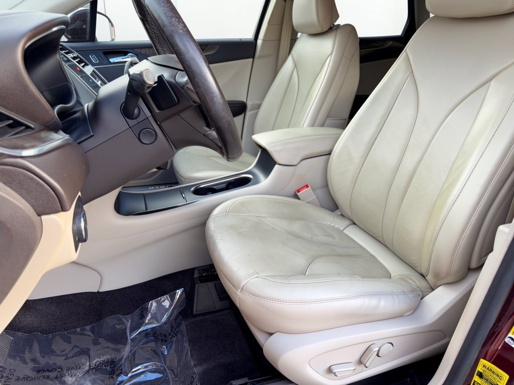 Used 2017 Lincoln MKC Reserve FWD image 5