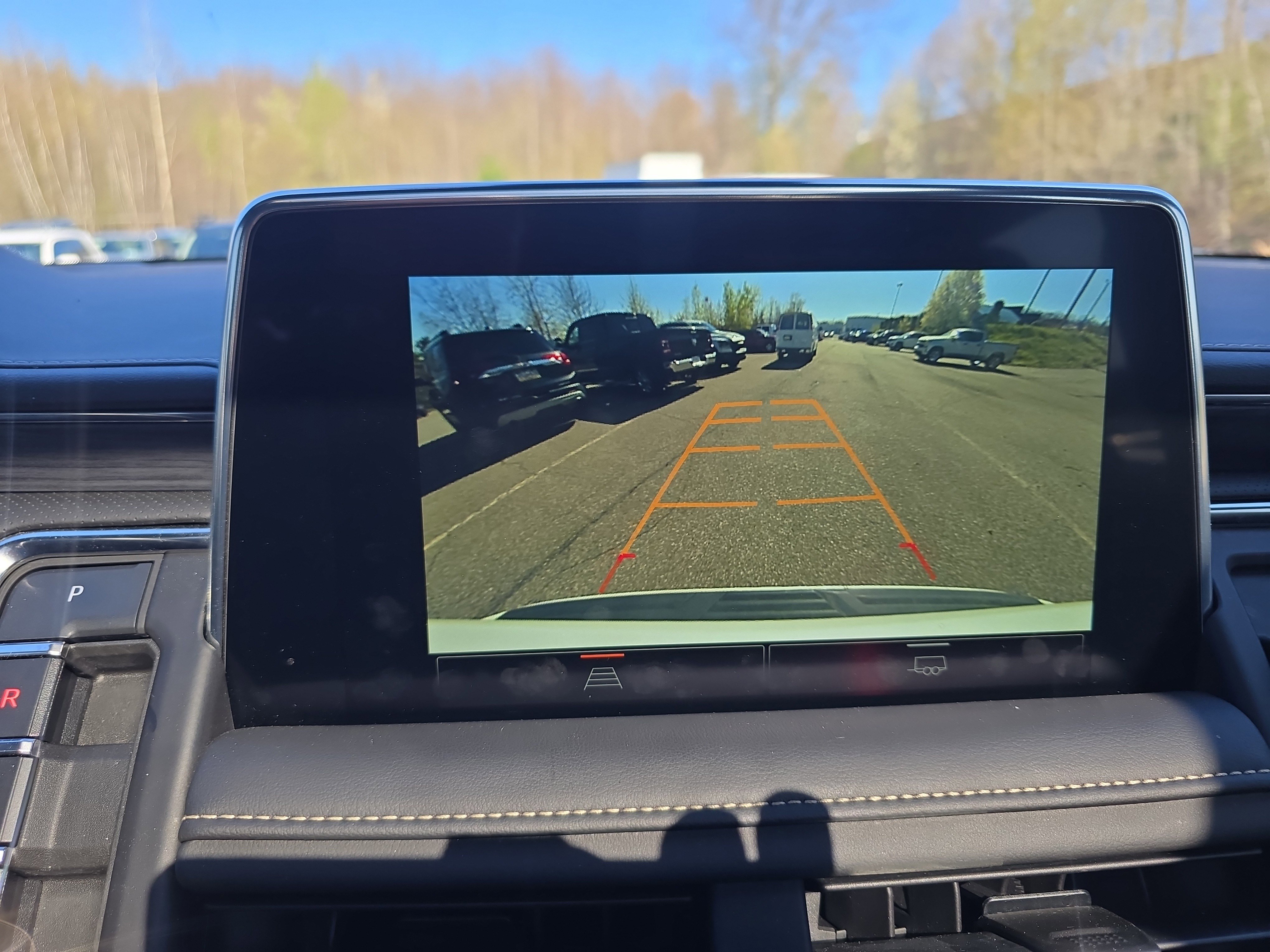 Used 2023 GMC Yukon SLT AWD/4WD image 32