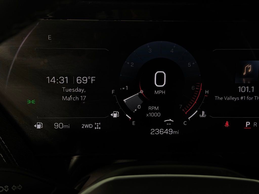 Used 2025 GMC Yukon XL Denali image 15