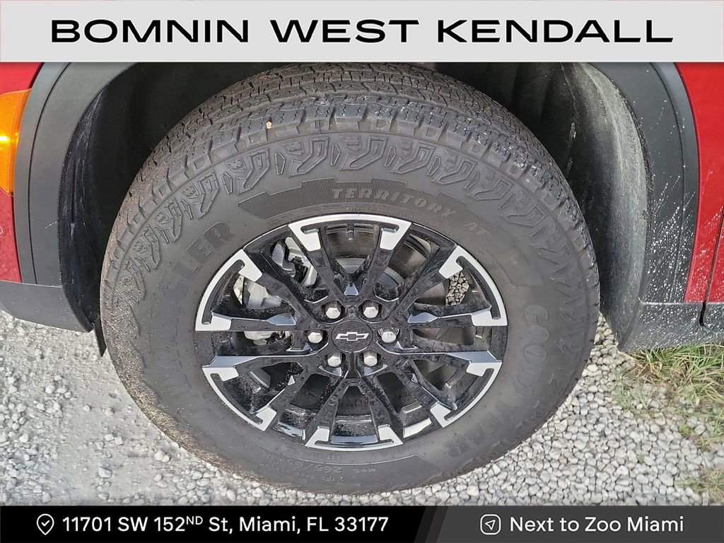 Used 2025 Chevrolet Traverse Z71 w/ Enhanced Driving Package image 7