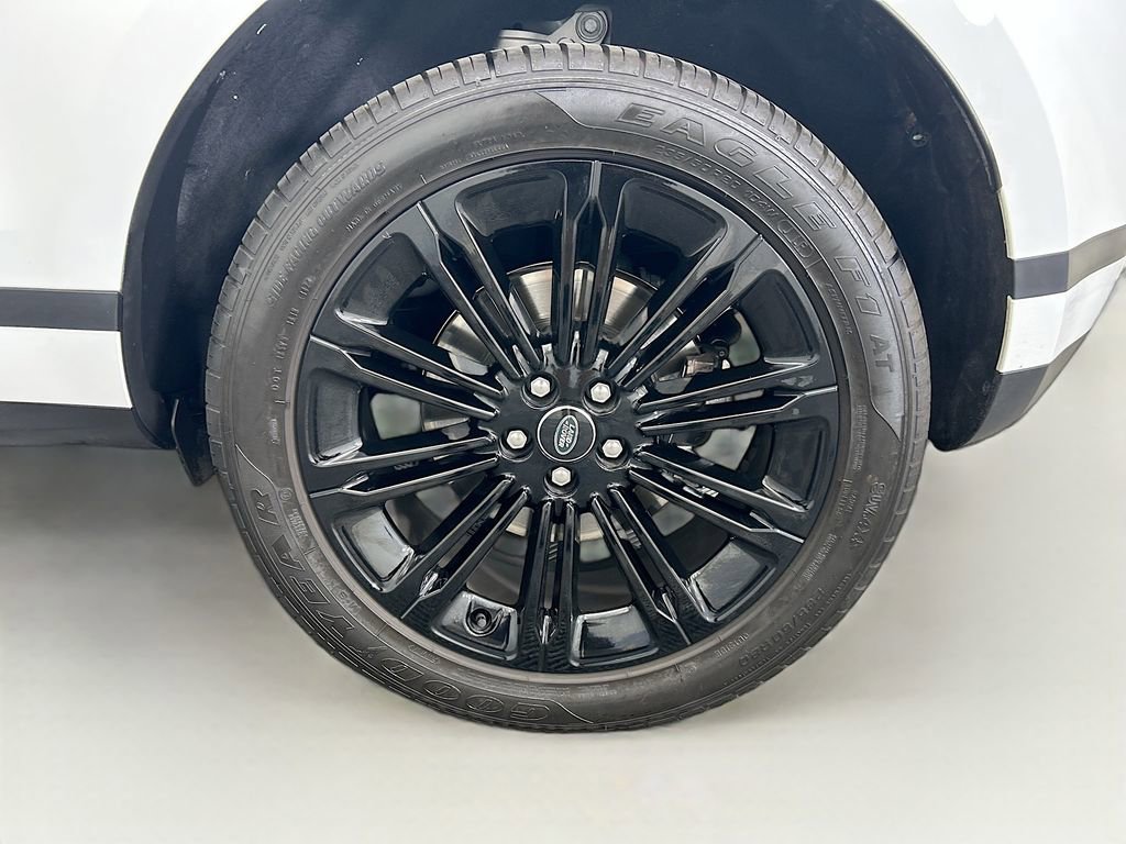 Certified 2025 Land Rover Range Rover Evoque S image 30