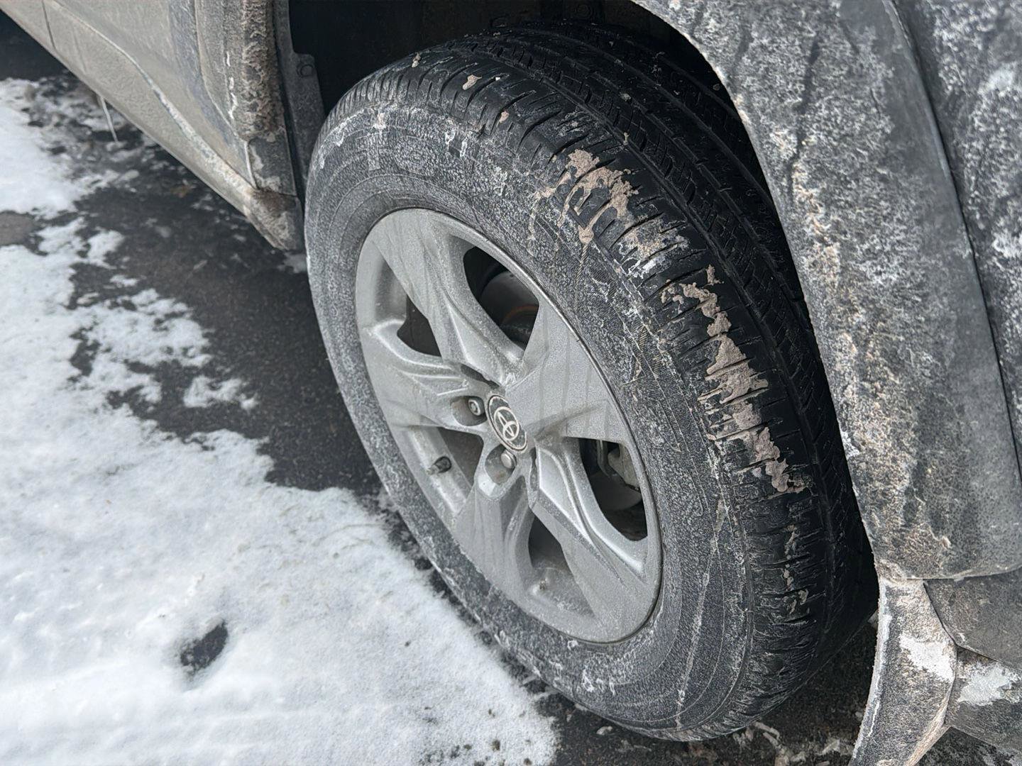 Used 2024 Toyota RAV4 XLE w/ Convenience Package image 10