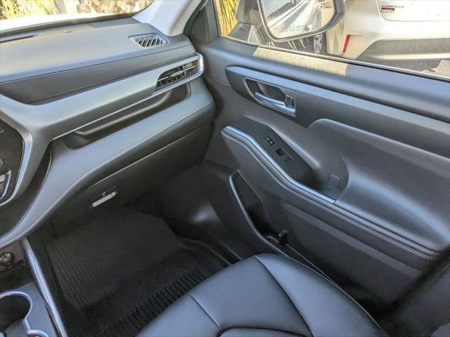 Certified 2024 Toyota Highlander XLE image 15