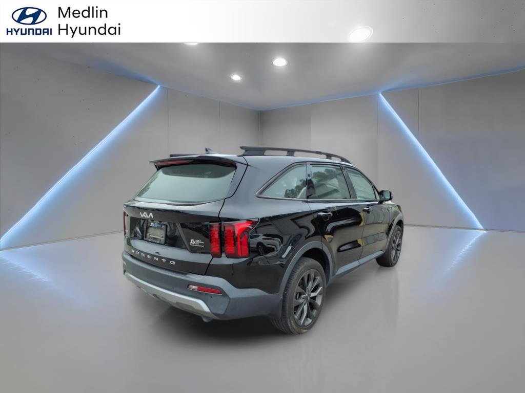 Used 2022 Kia Sorento X-Line EX AWD/4WD image 3