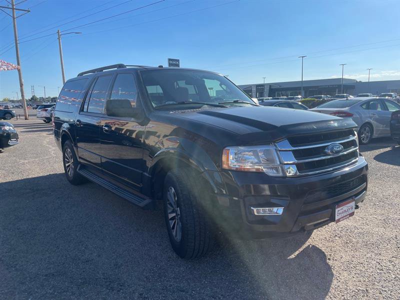 Used 2017 Ford Expedition EL XLT image 2