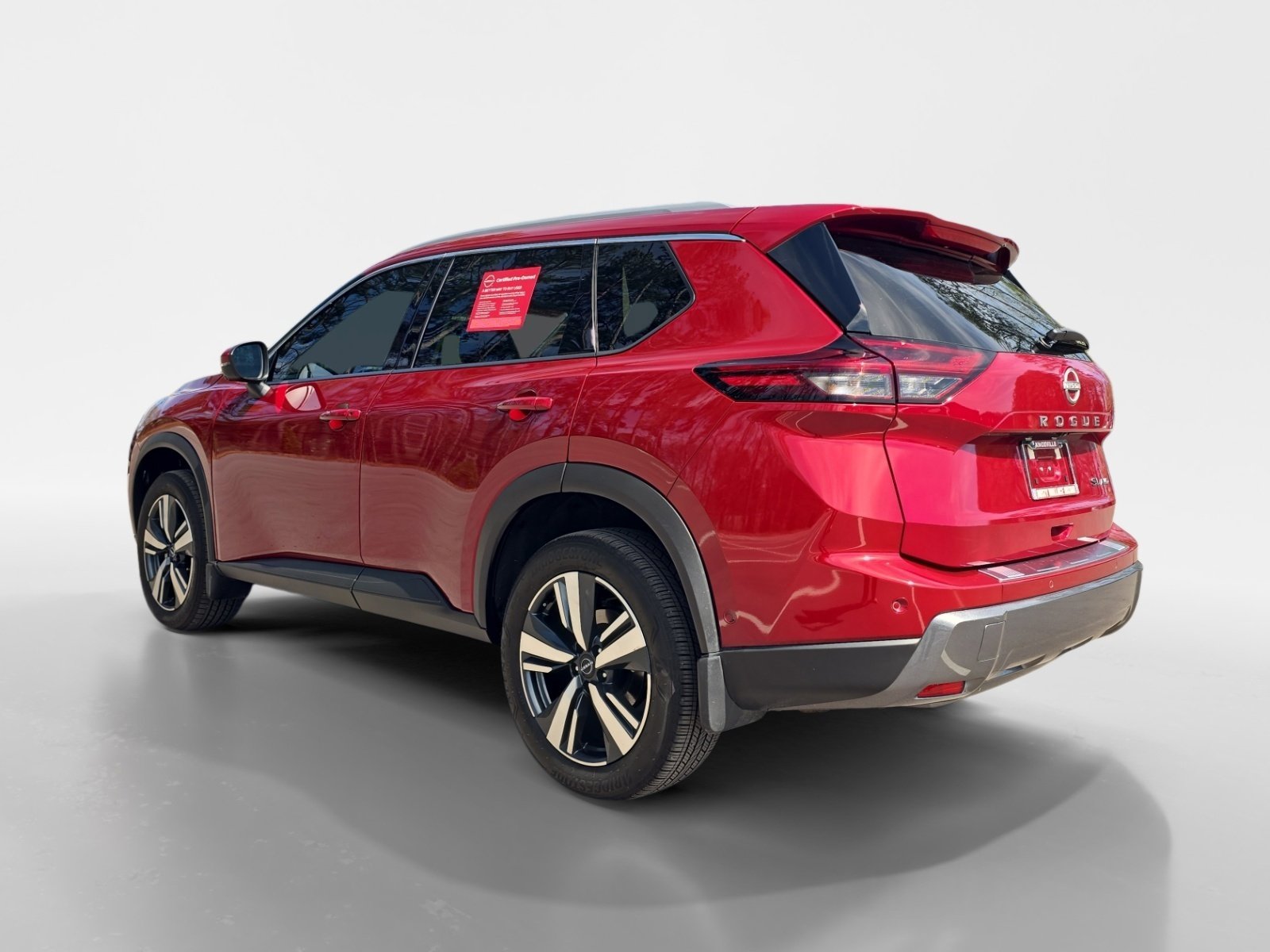 Used 2025 Nissan Rogue SL image 3