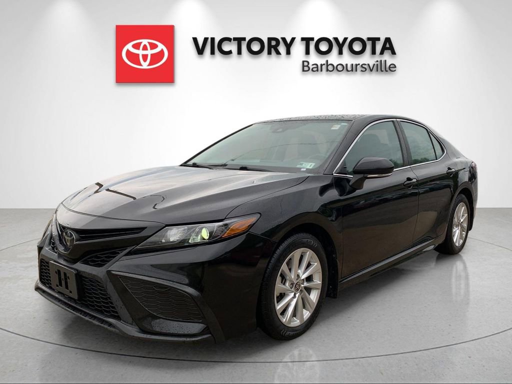 Used 2023 Toyota Camry SE FWD image 1