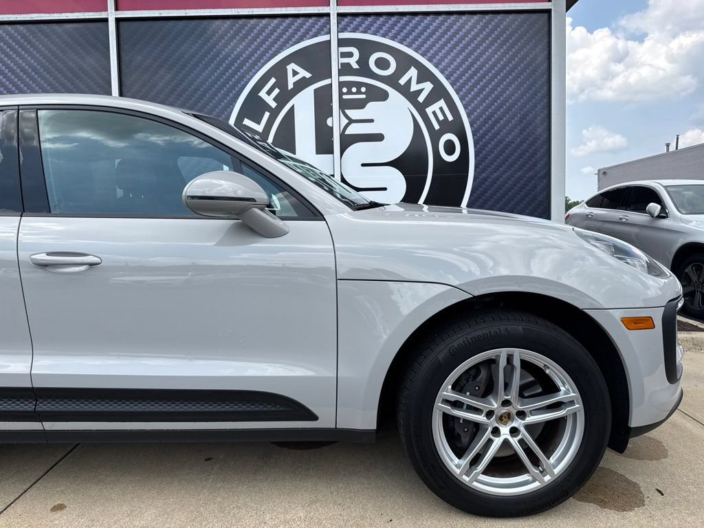 Used 2024 Porsche Macan Turbo AWD/4WD image 3