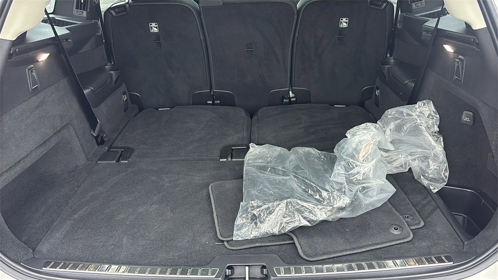 Certified 2023 Volvo XC90 B6 Core w/ Climate Package image 33