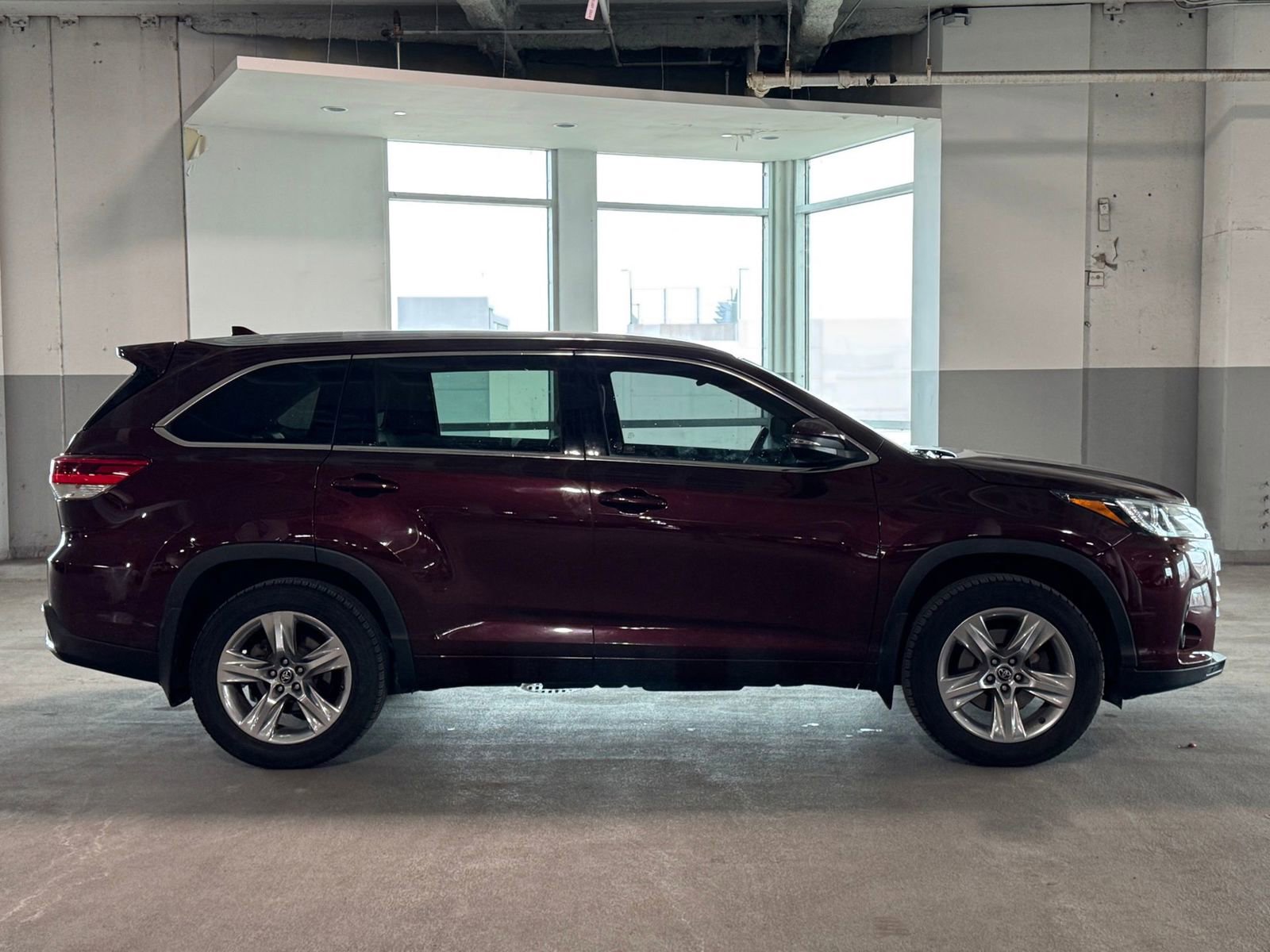 Used 2019 Toyota Highlander Limited AWD/4WD image 5