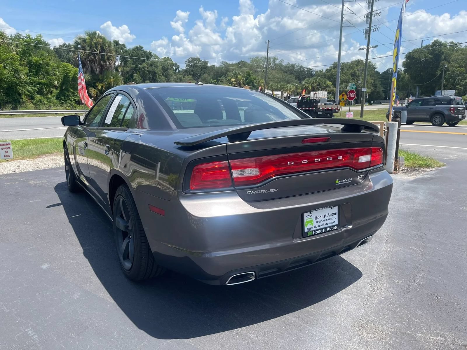Used 2014 Dodge Charger SXT RWD image 5