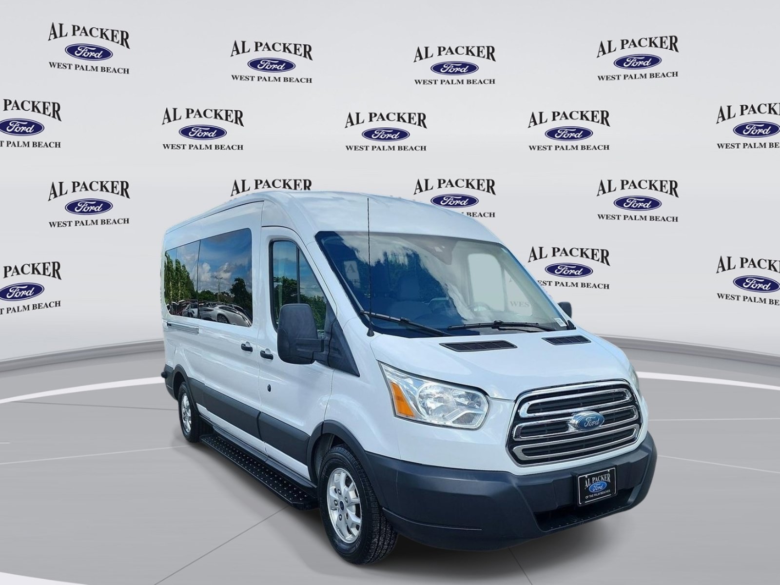 Used 2015 Ford Transit 350 XLT RWD image 7