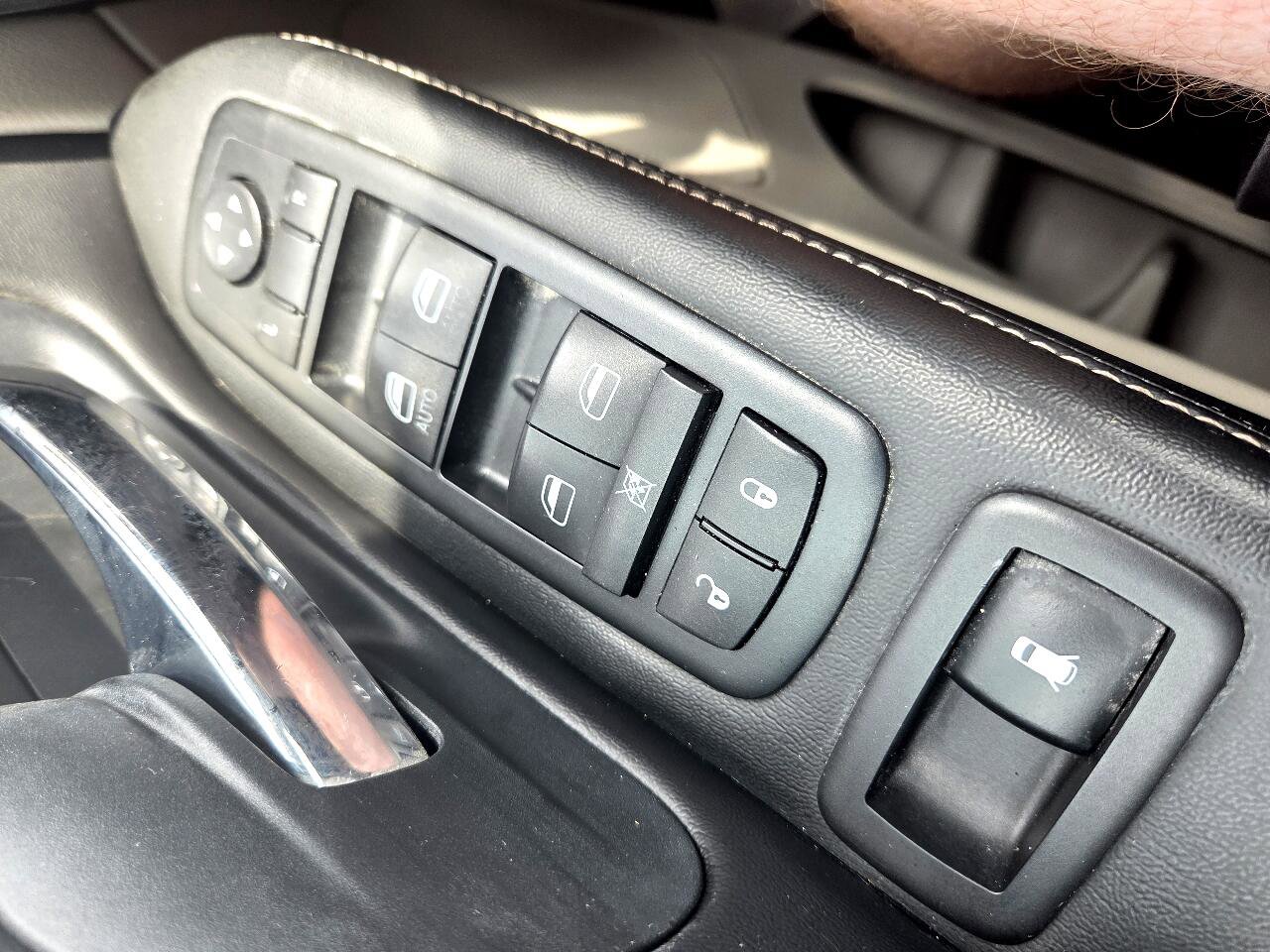 Used 2012 Chrysler Town & Country Touring w/ Entertainment Group #1 image 17