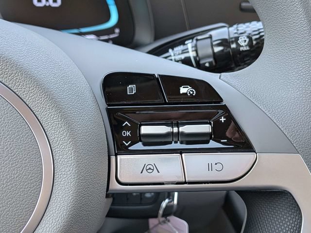 Used 2026 Hyundai Elantra SE FWD image 23