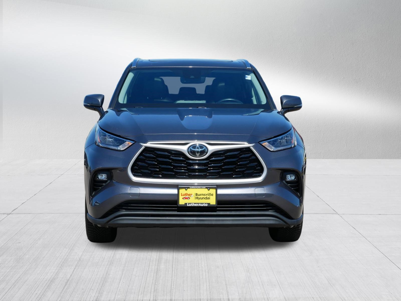 Used 2020 Toyota Highlander XLE AWD/4WD video 2