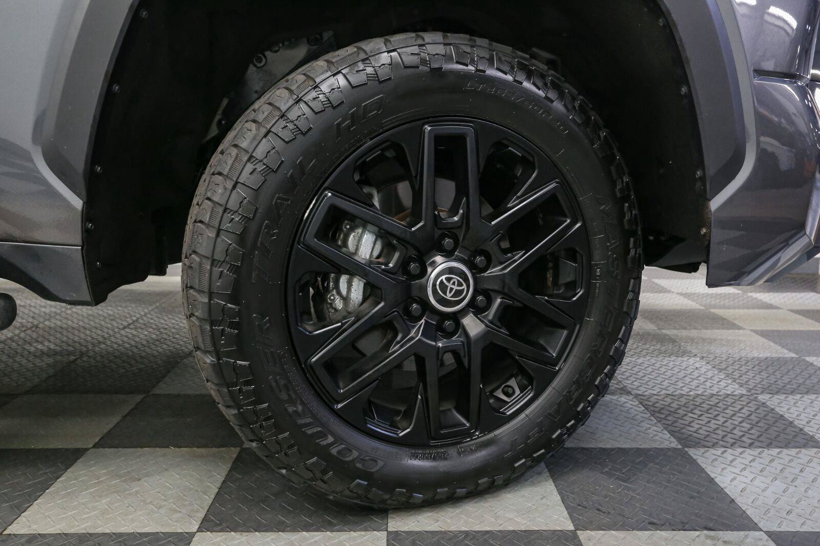Used 2024 Toyota Tundra Limited AWD/4WD image 13