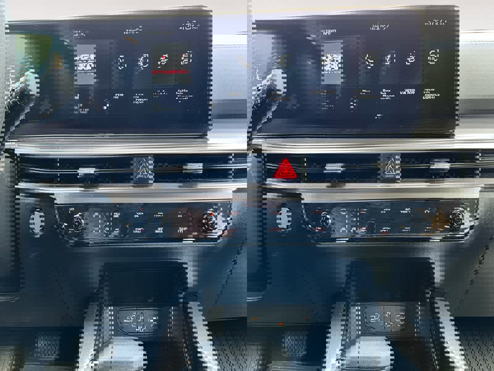 Used 2025 Kia Sorento LX FWD image 13