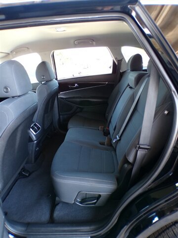 Used 2019 Kia Sorento L FWD image 19
