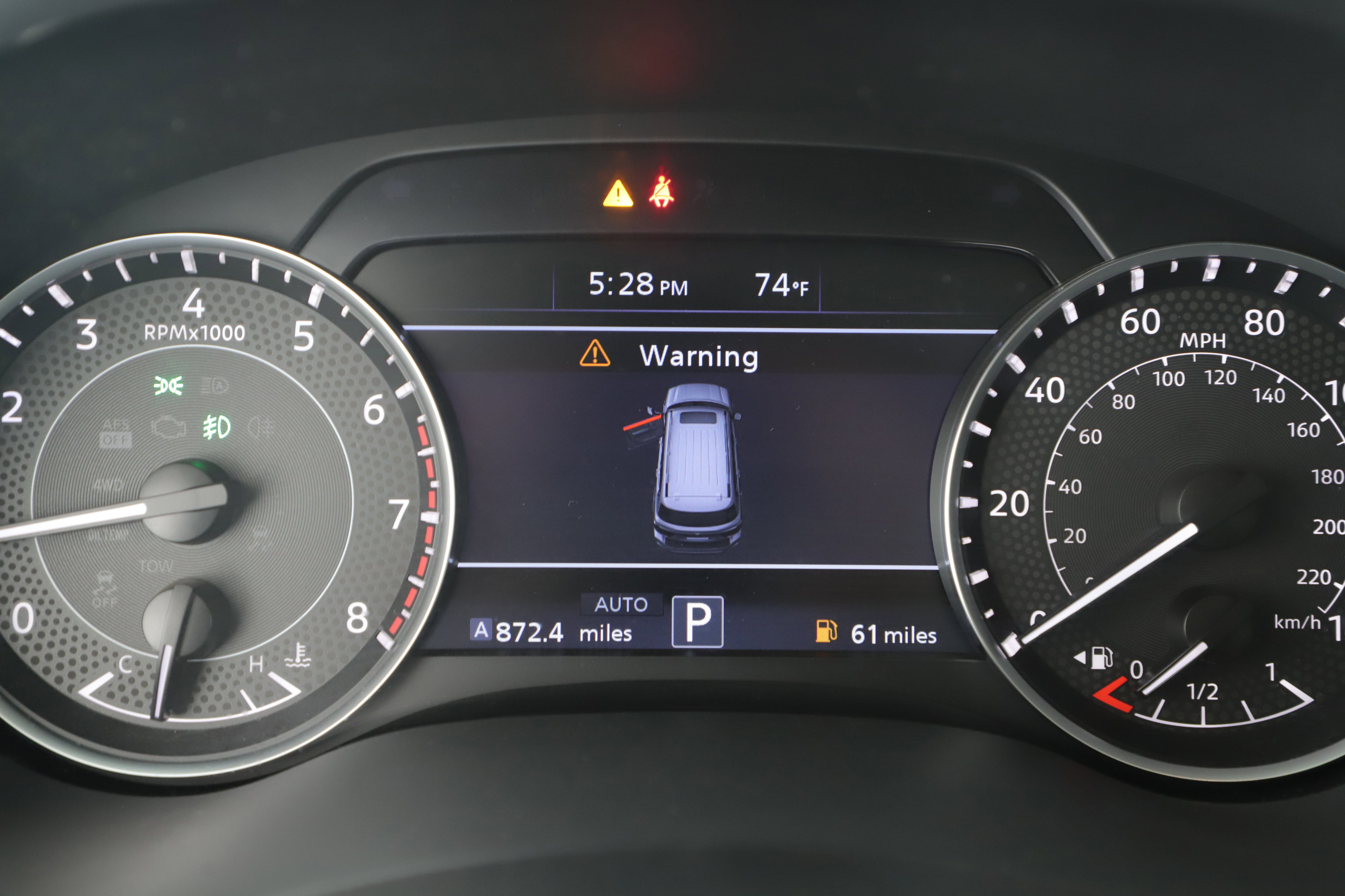 Used 2024 Nissan Armada SL w/ Captain's Chairs Package image 18