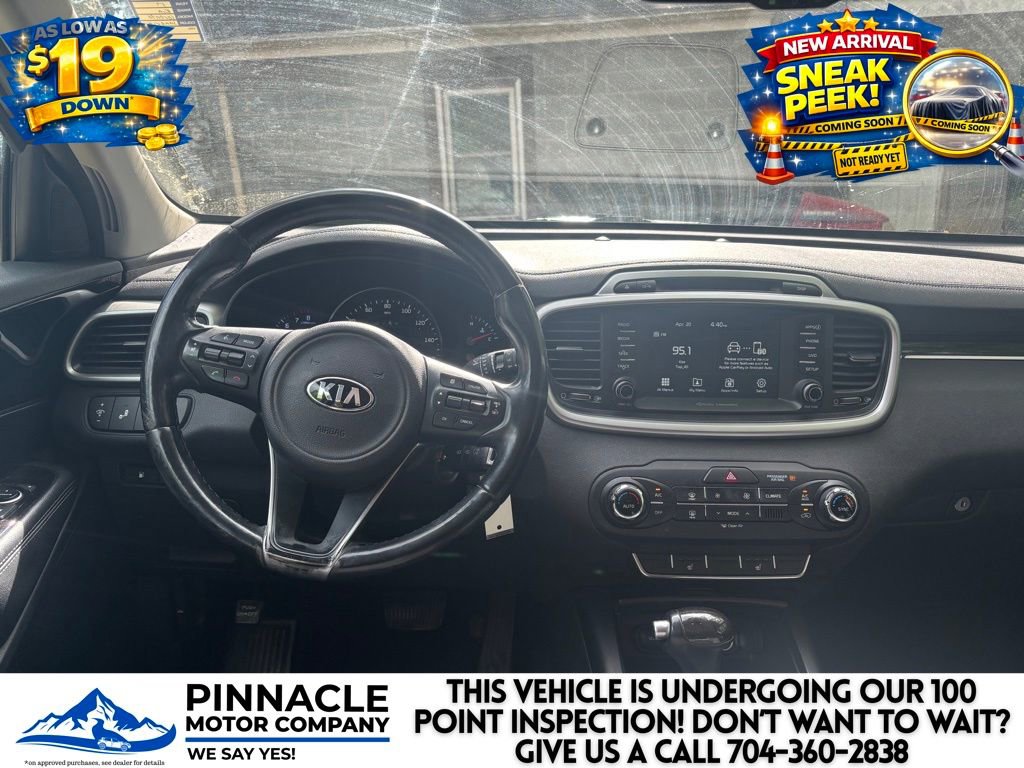 Used 2017 Kia Sorento LX w/ LX V6 Convenience Package image 4