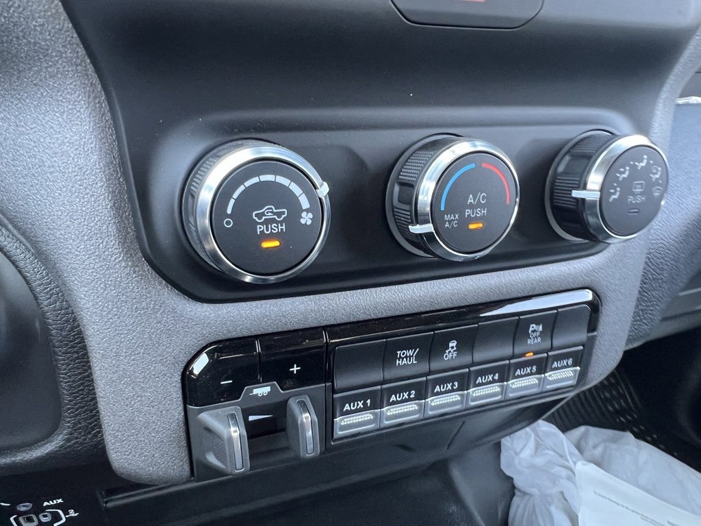 New 2024 RAM 3500 Tradesman image 34